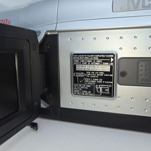 JVC Compact VHS Camcorder VHS-C GR-AXM17U w/ Tape Adapter Case Power & RCA Cords - Picture 16 of 16